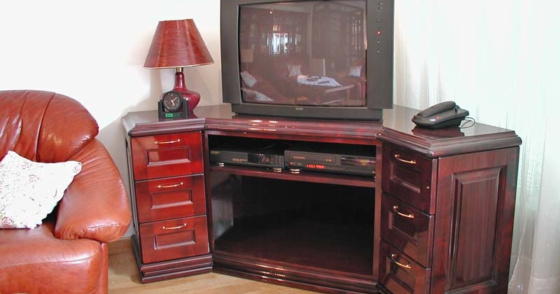 komoda-04-tv-800x420.jpg